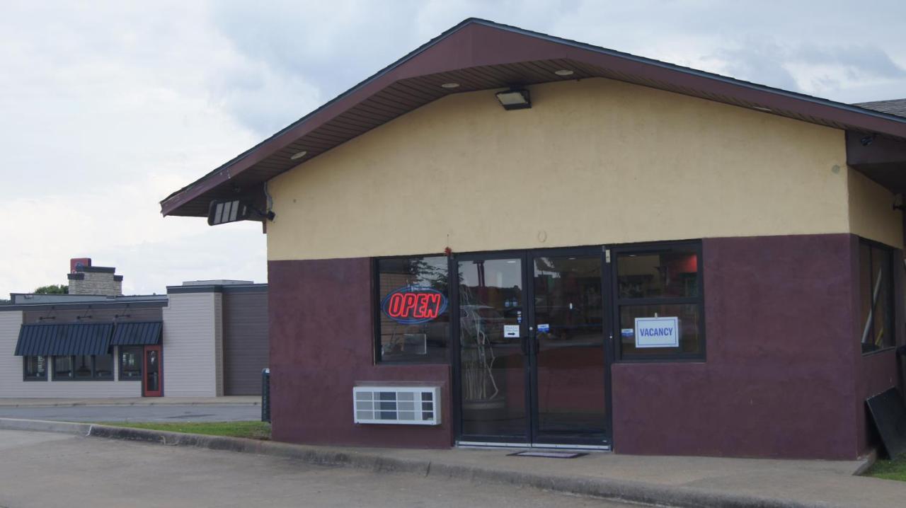 Holiday Lodge & Suites Mcalester Exterior foto