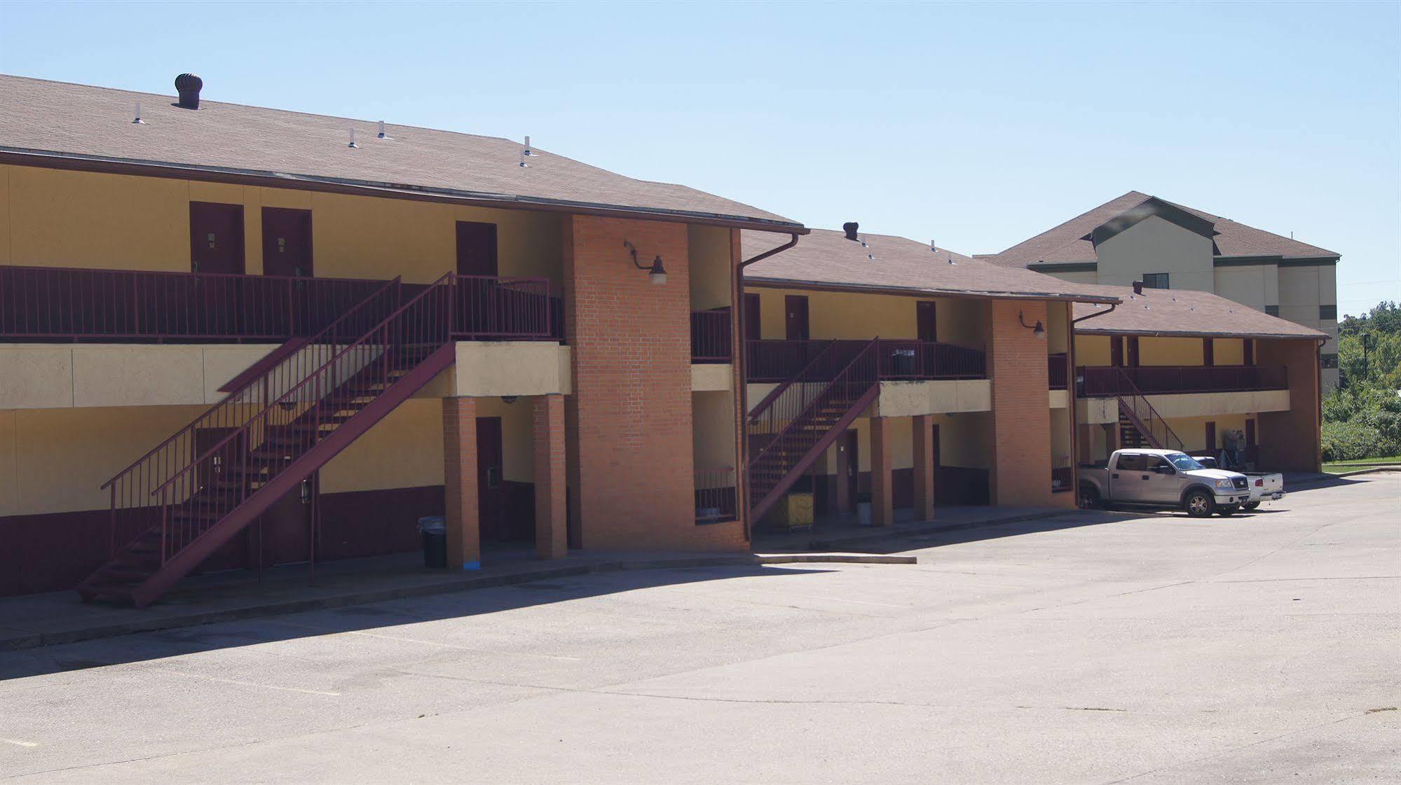 Holiday Lodge & Suites Mcalester Exterior foto